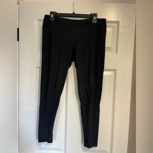 TNA Chill Atmosphere Lo-Rise 7/8 Leggings (tried on but never worn)